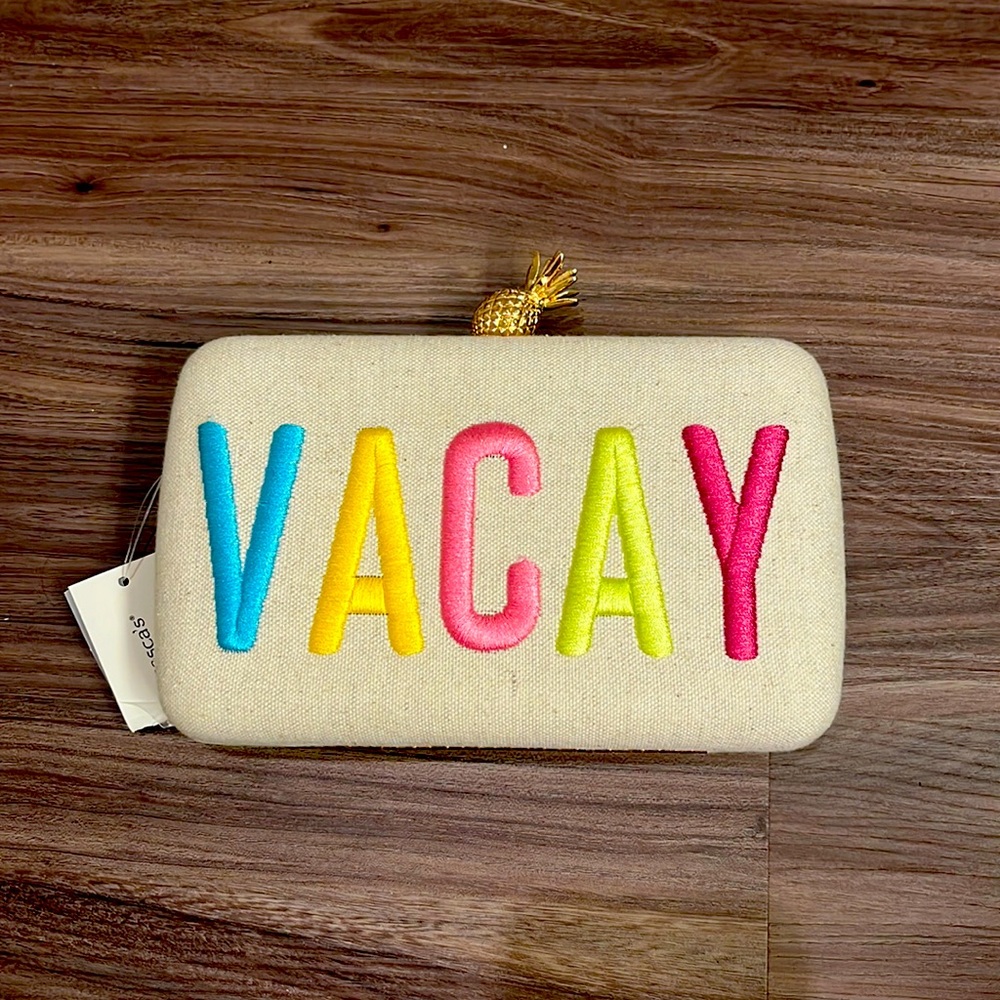 Francesca’s vacay clutch with chain